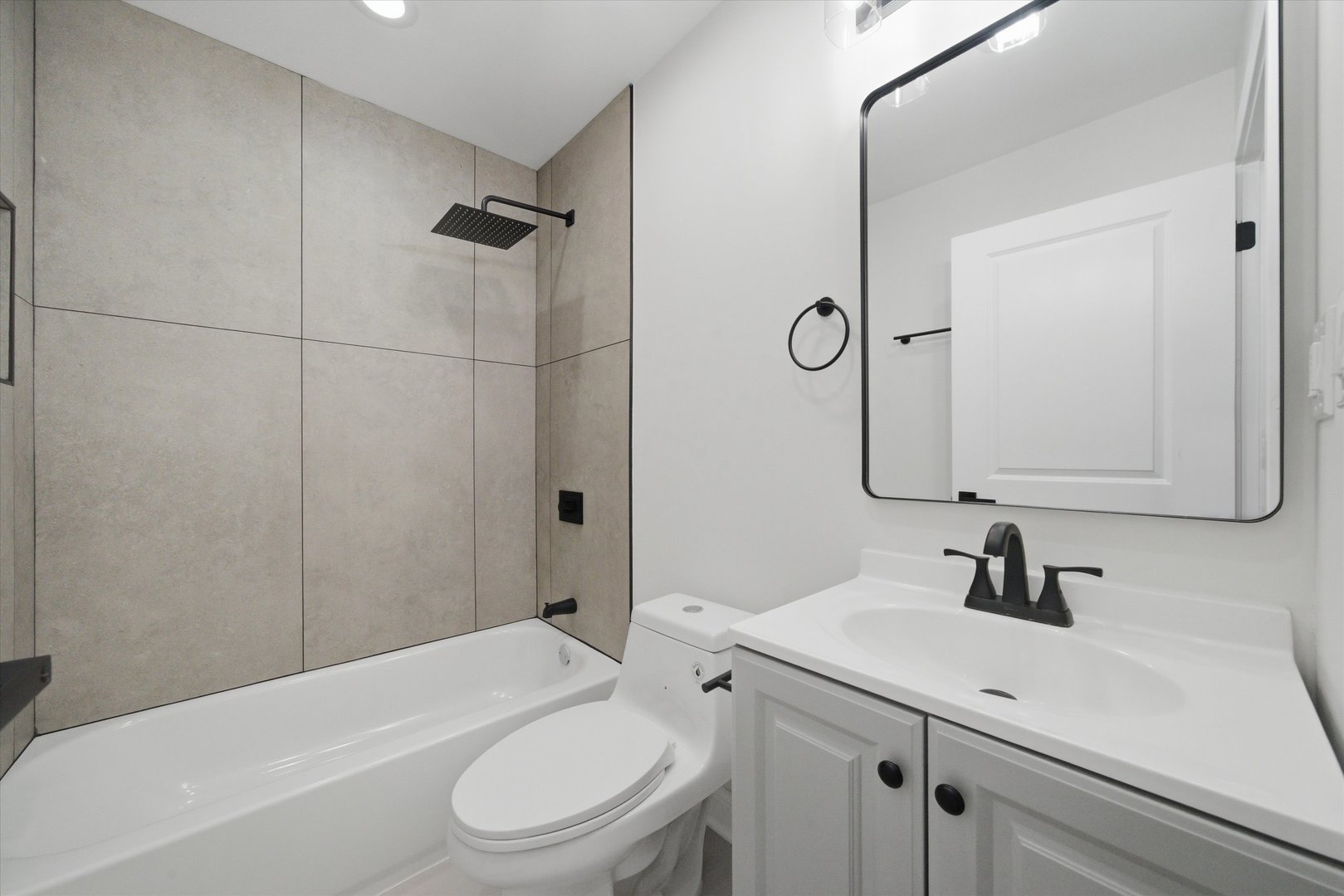 2702 W Adams Street, Chicago, IL 60612