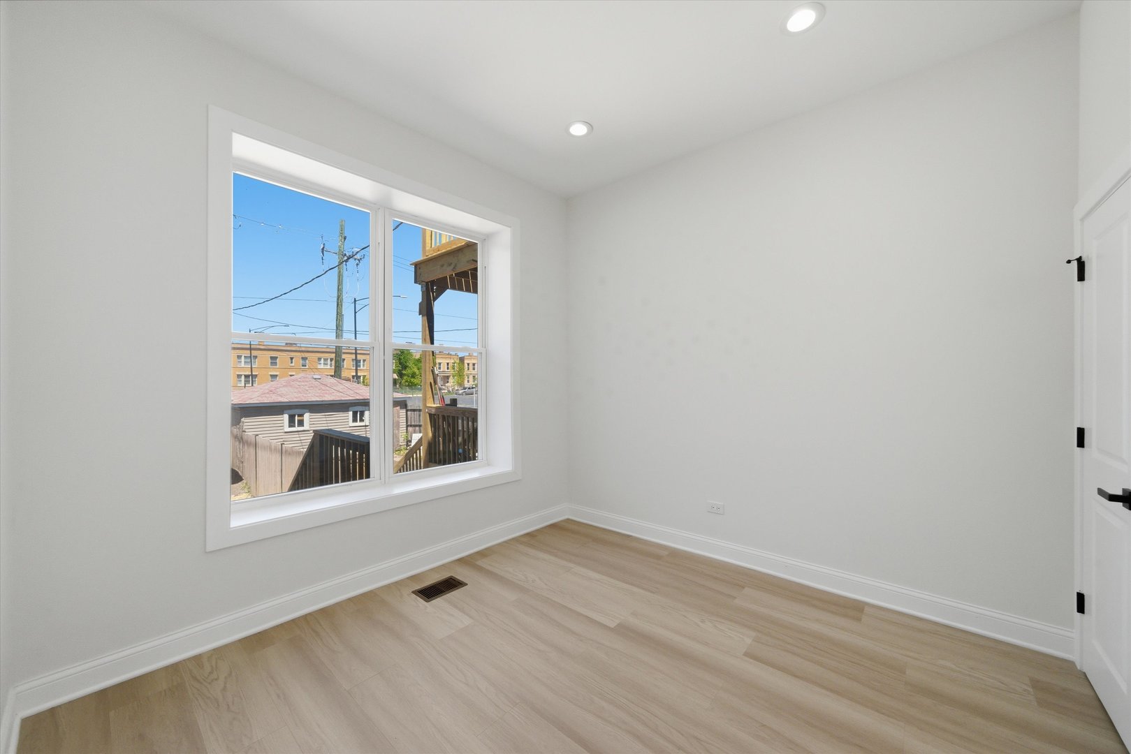 2702 W Adams Street, Chicago, IL 60612