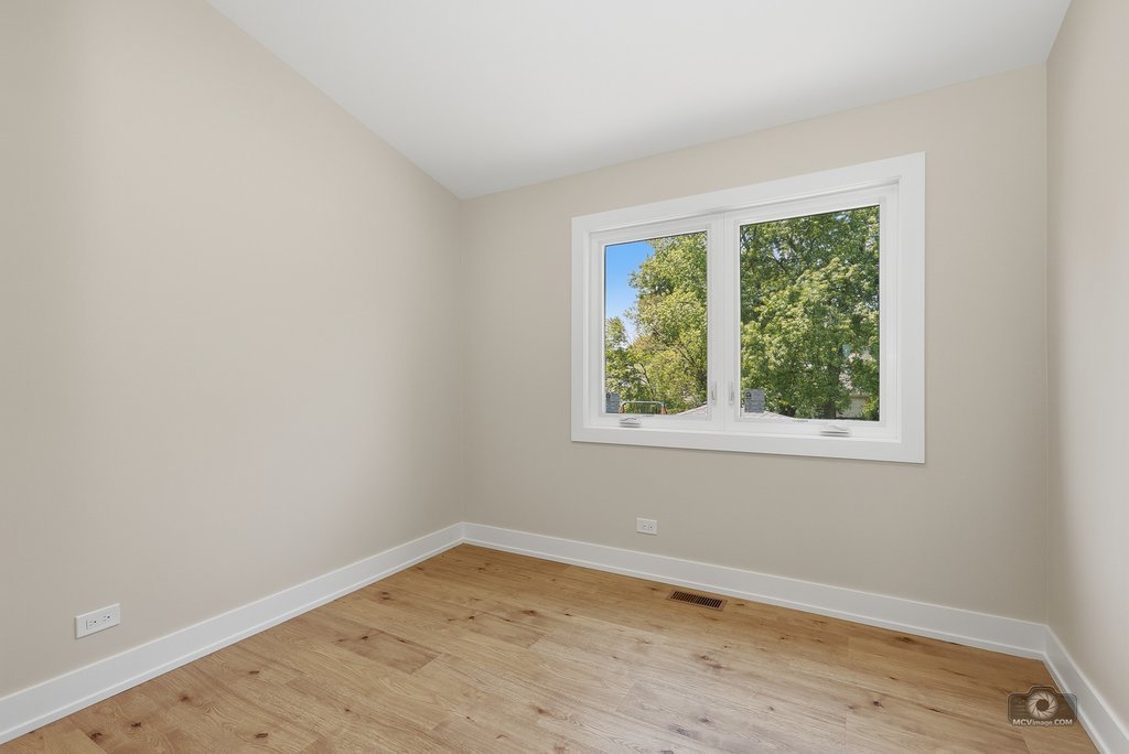 9338 Sayre Avenue, Oak Lawn, IL 60453
