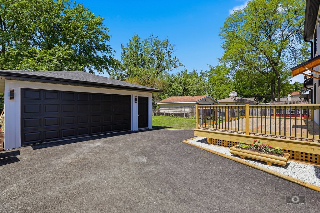 9338 Sayre Avenue, Oak Lawn, IL 60453
