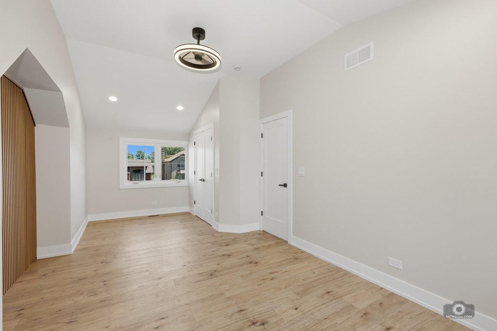 9338 Sayre Avenue, Oak Lawn, IL 60453