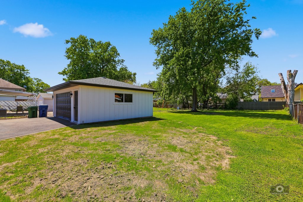 9338 Sayre Avenue, Oak Lawn, IL 60453