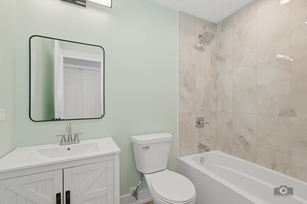 9338 Sayre Avenue, Oak Lawn, IL 60453