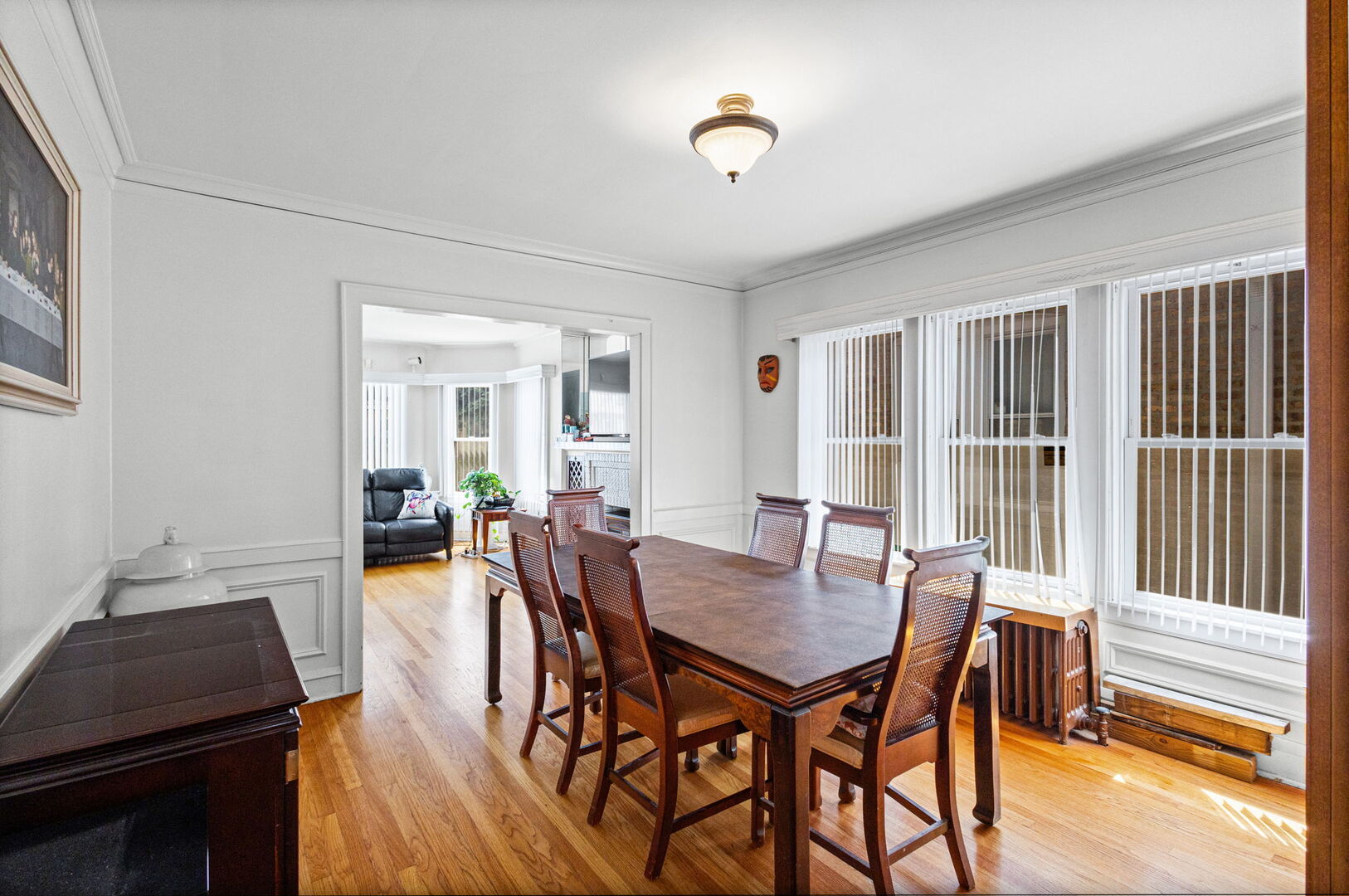 5224 W Oakdale Avenue, Chicago, IL 60641