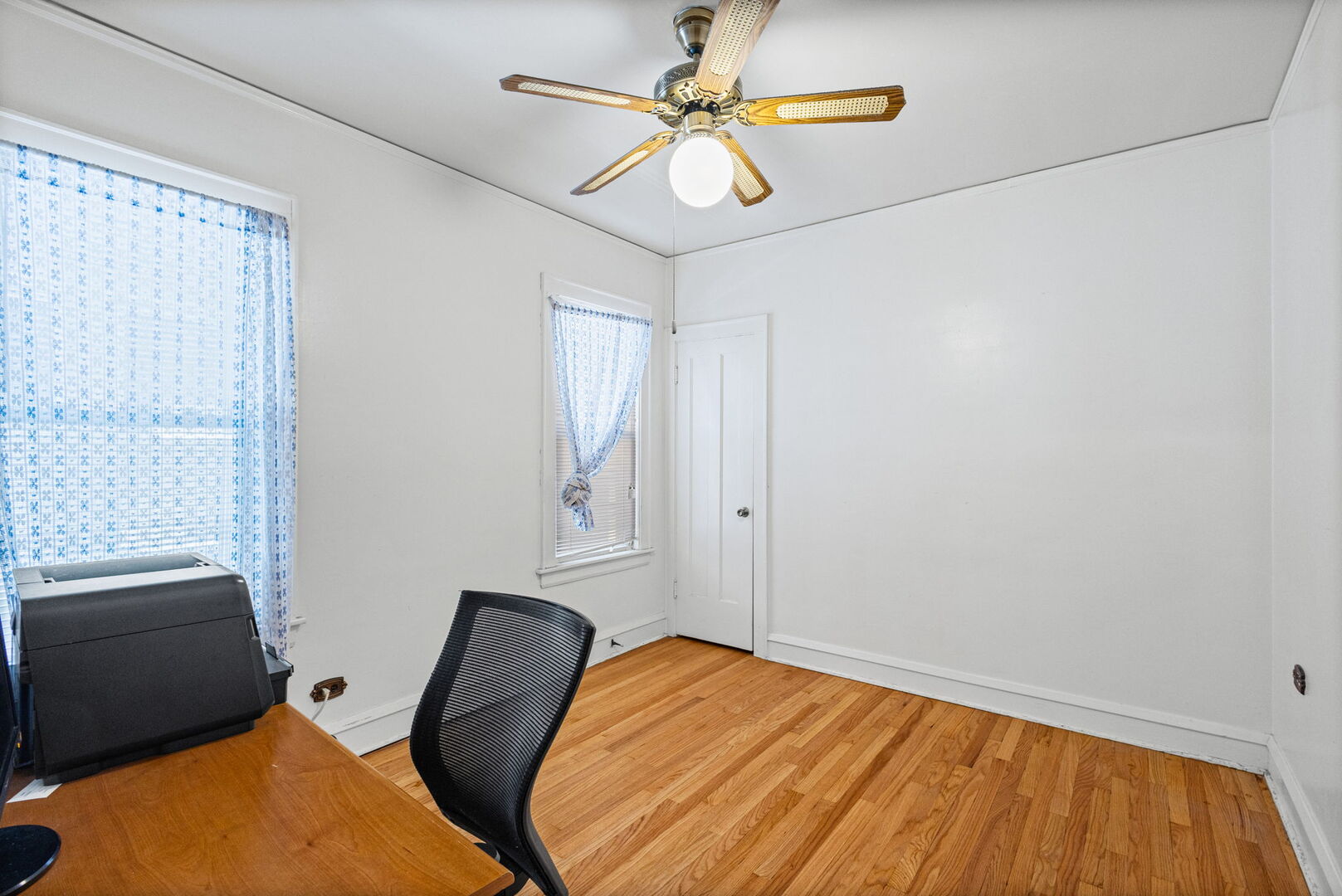5224 W Oakdale Avenue, Chicago, IL 60641