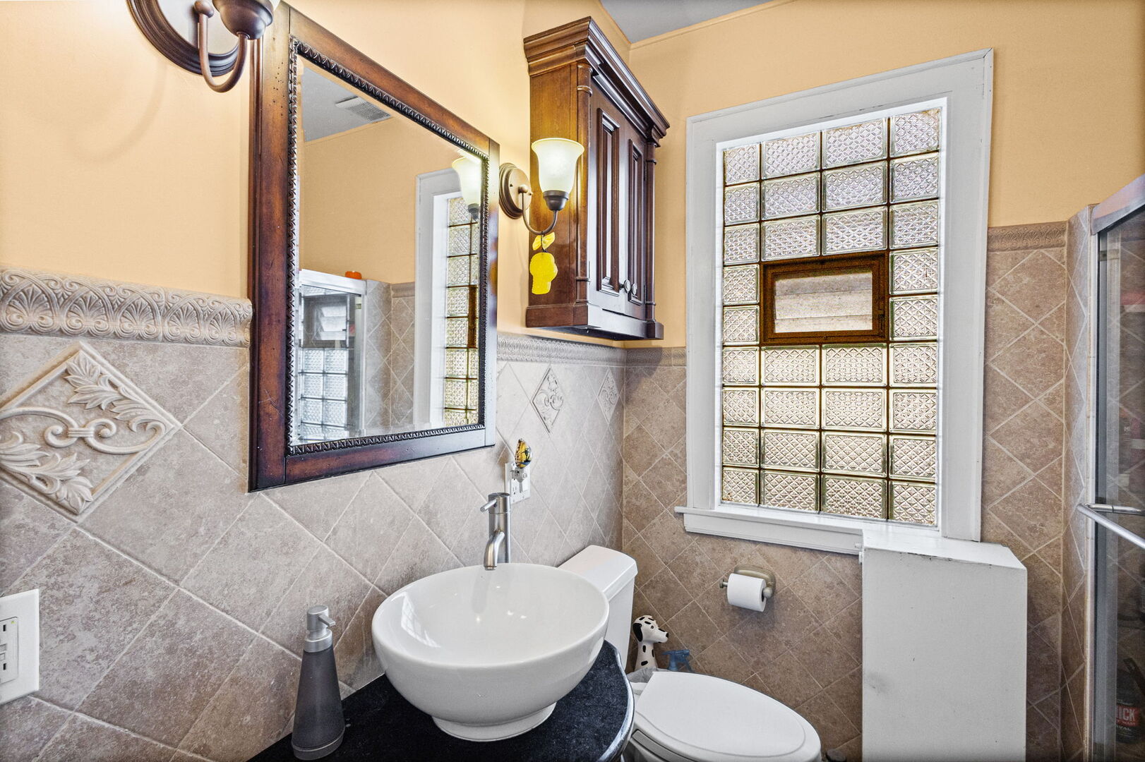 5224 W Oakdale Avenue, Chicago, IL 60641