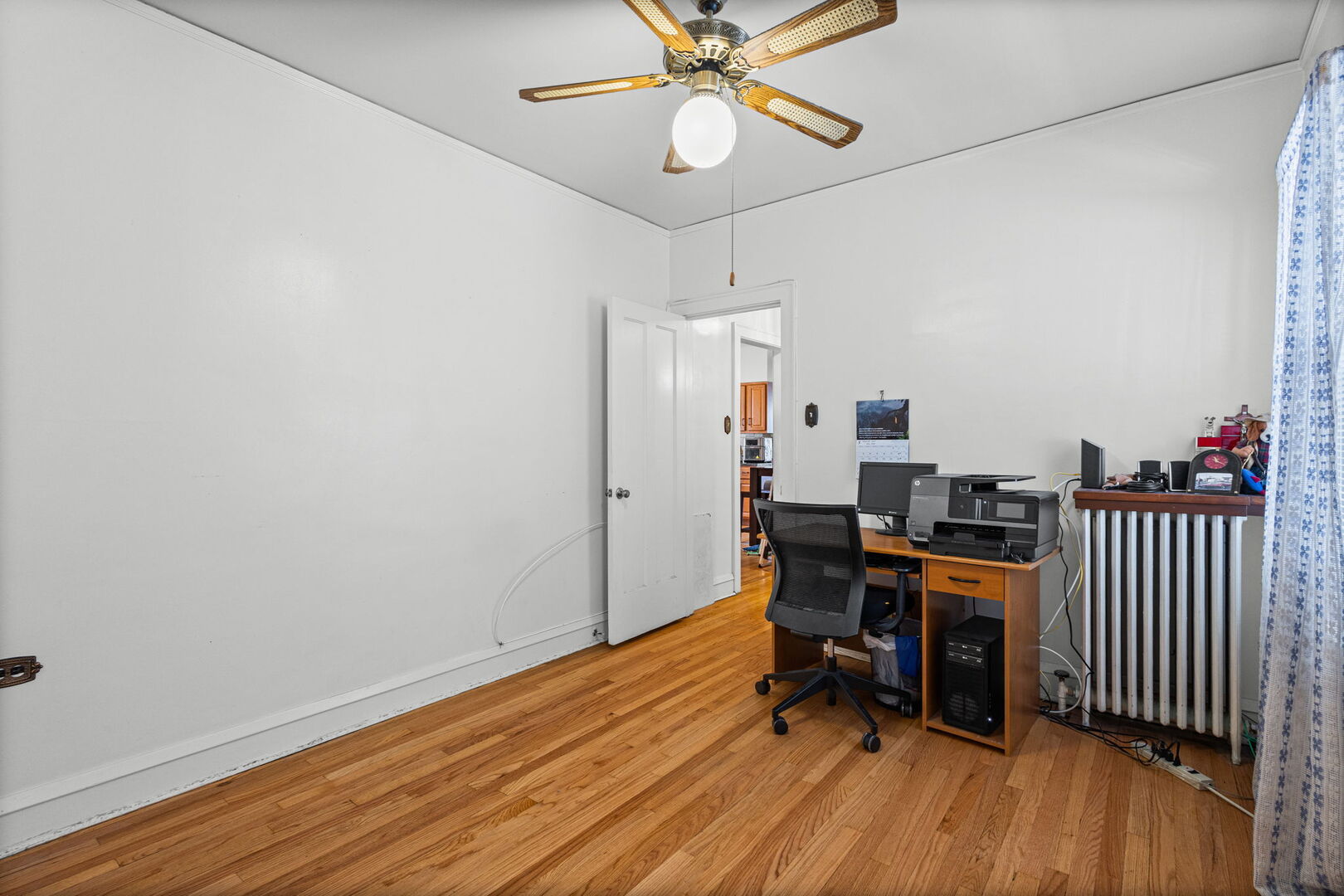 5224 W Oakdale Avenue, Chicago, IL 60641