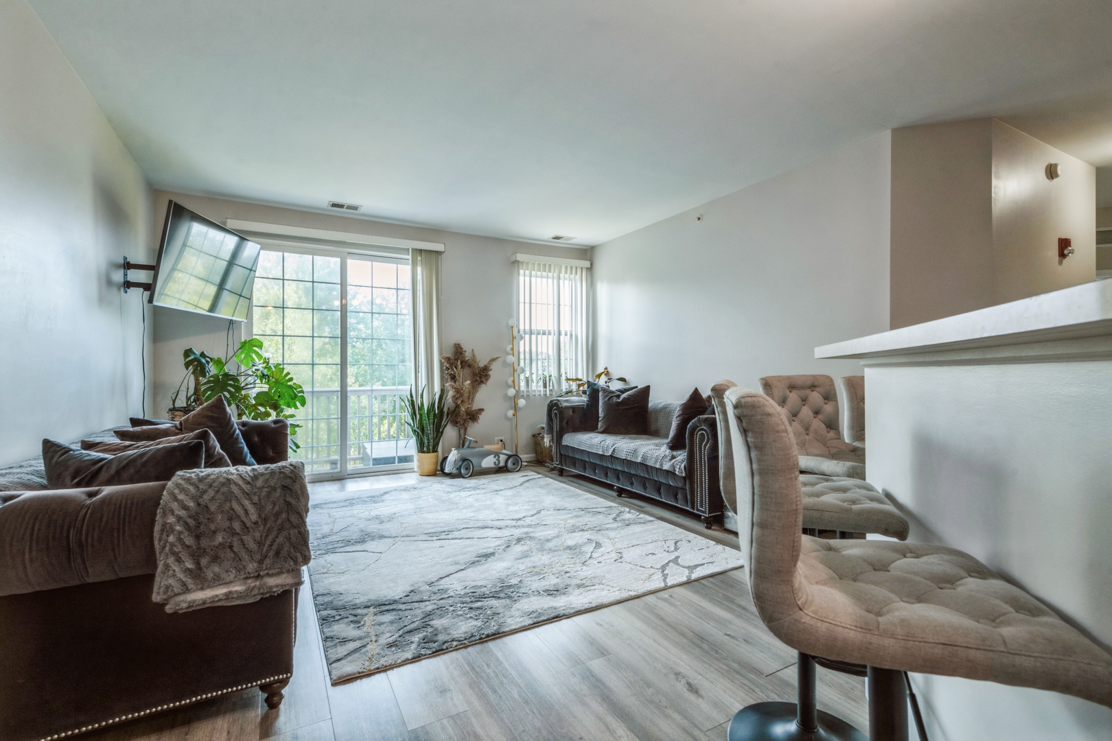 250 ROSEHALL Drive #260, Lake Zurich, IL 60047