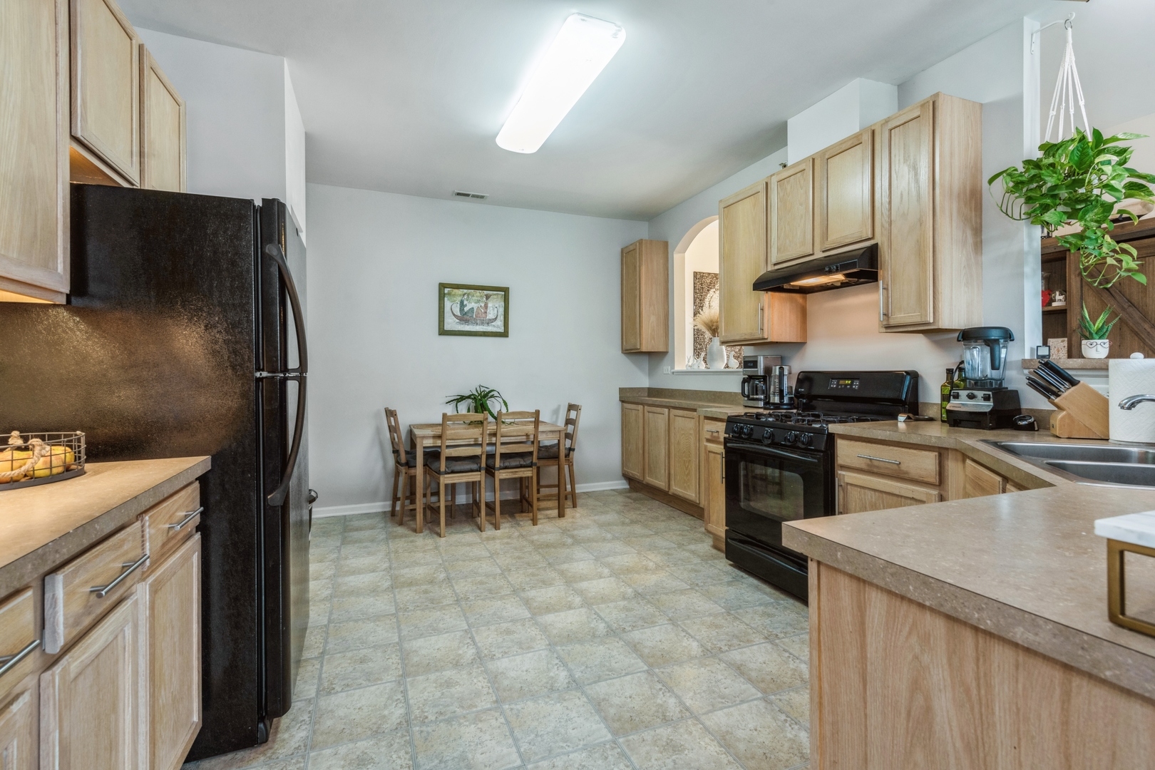 250 ROSEHALL Drive #260, Lake Zurich, IL 60047