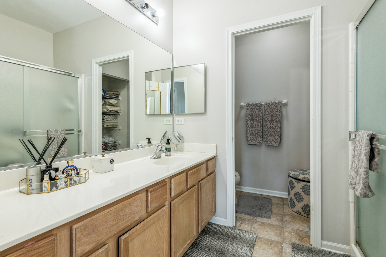 250 ROSEHALL Drive #260, Lake Zurich, IL 60047