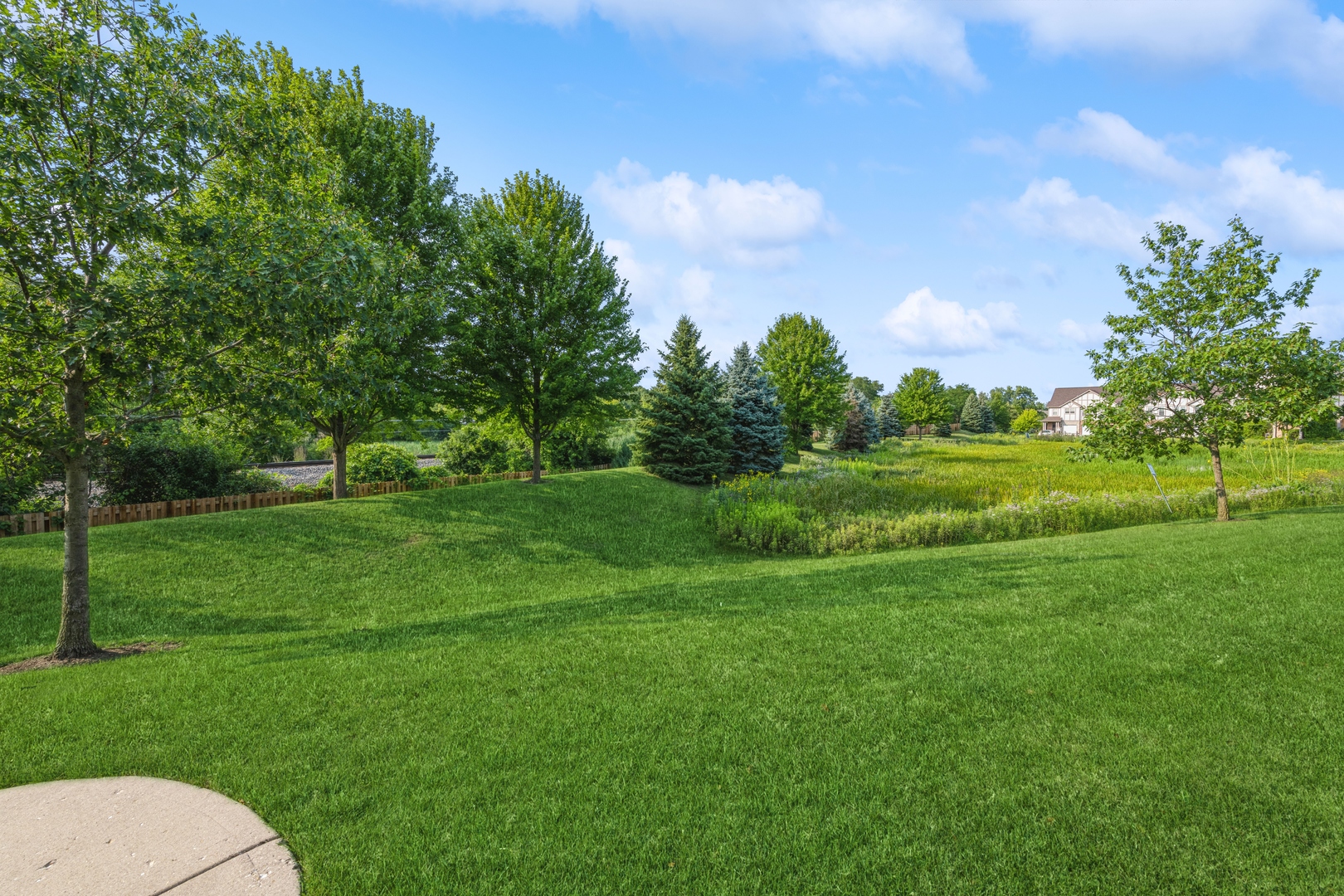 250 ROSEHALL Drive #260, Lake Zurich, IL 60047