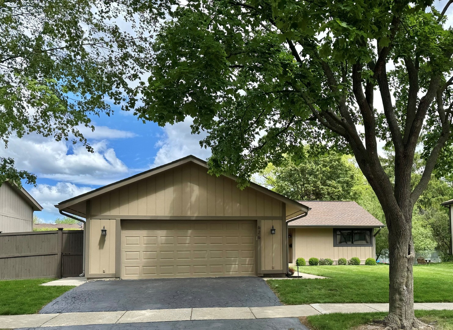 626 Bryce Trail, Roselle, IL 60172