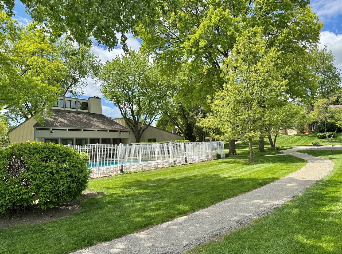 626 Bryce Trail, Roselle, IL 60172