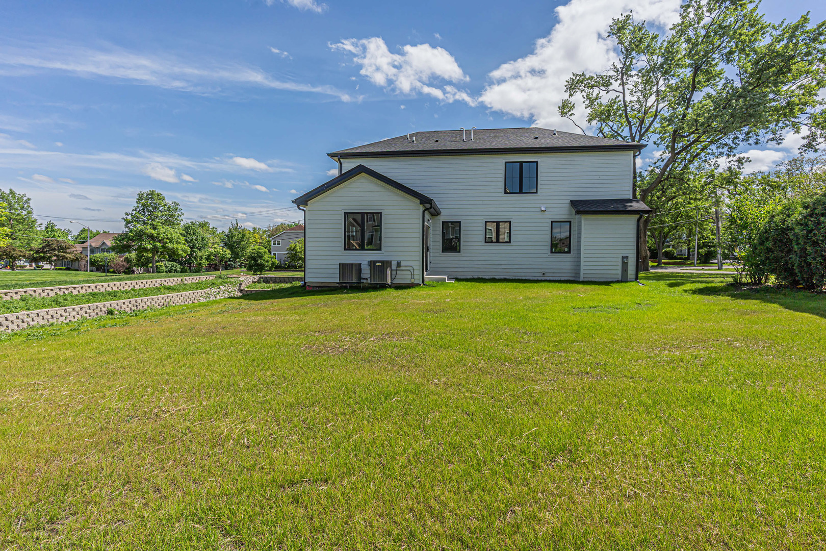 618 W Meadow Avenue, Lombard, IL 60148