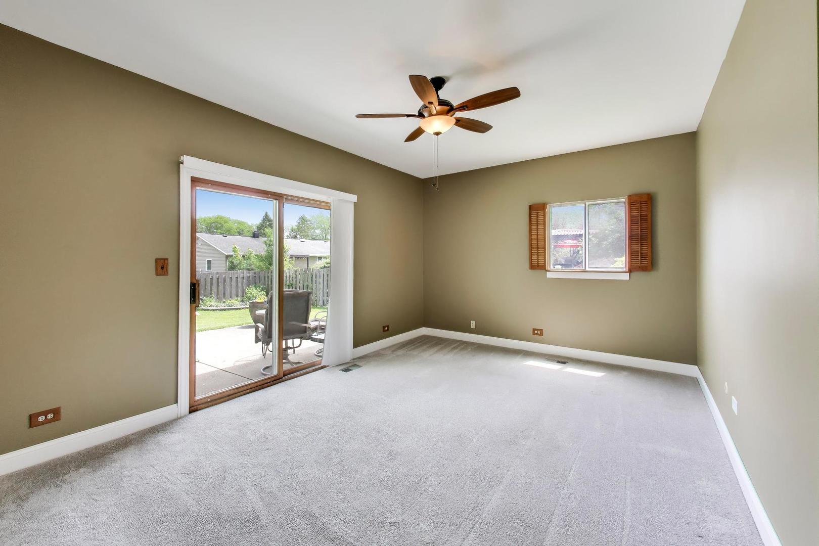 605 N Rohlwing Road, Palatine, IL 60074