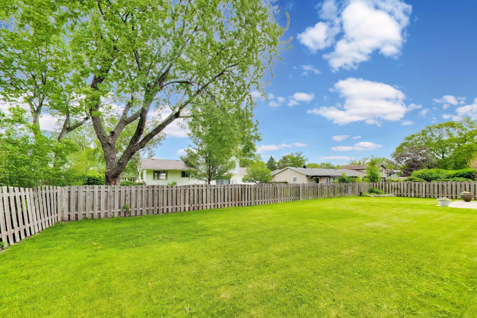 605 N Rohlwing Road, Palatine, IL 60074