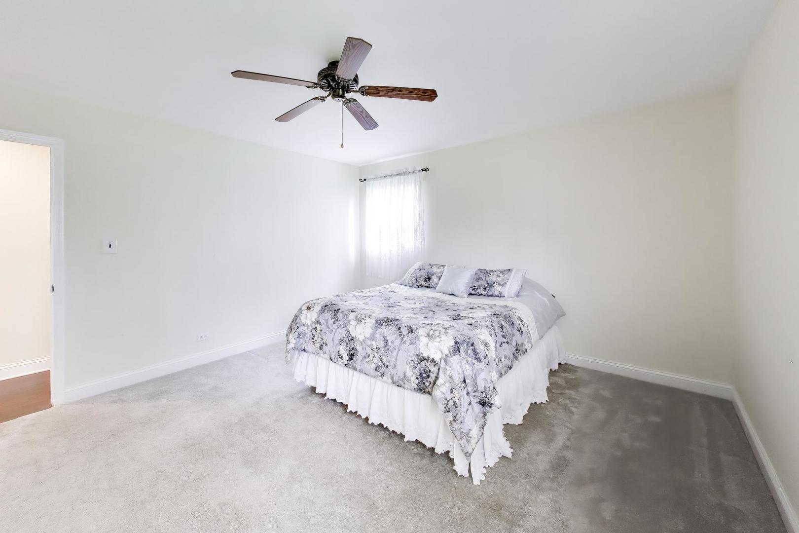 605 N Rohlwing Road, Palatine, IL 60074