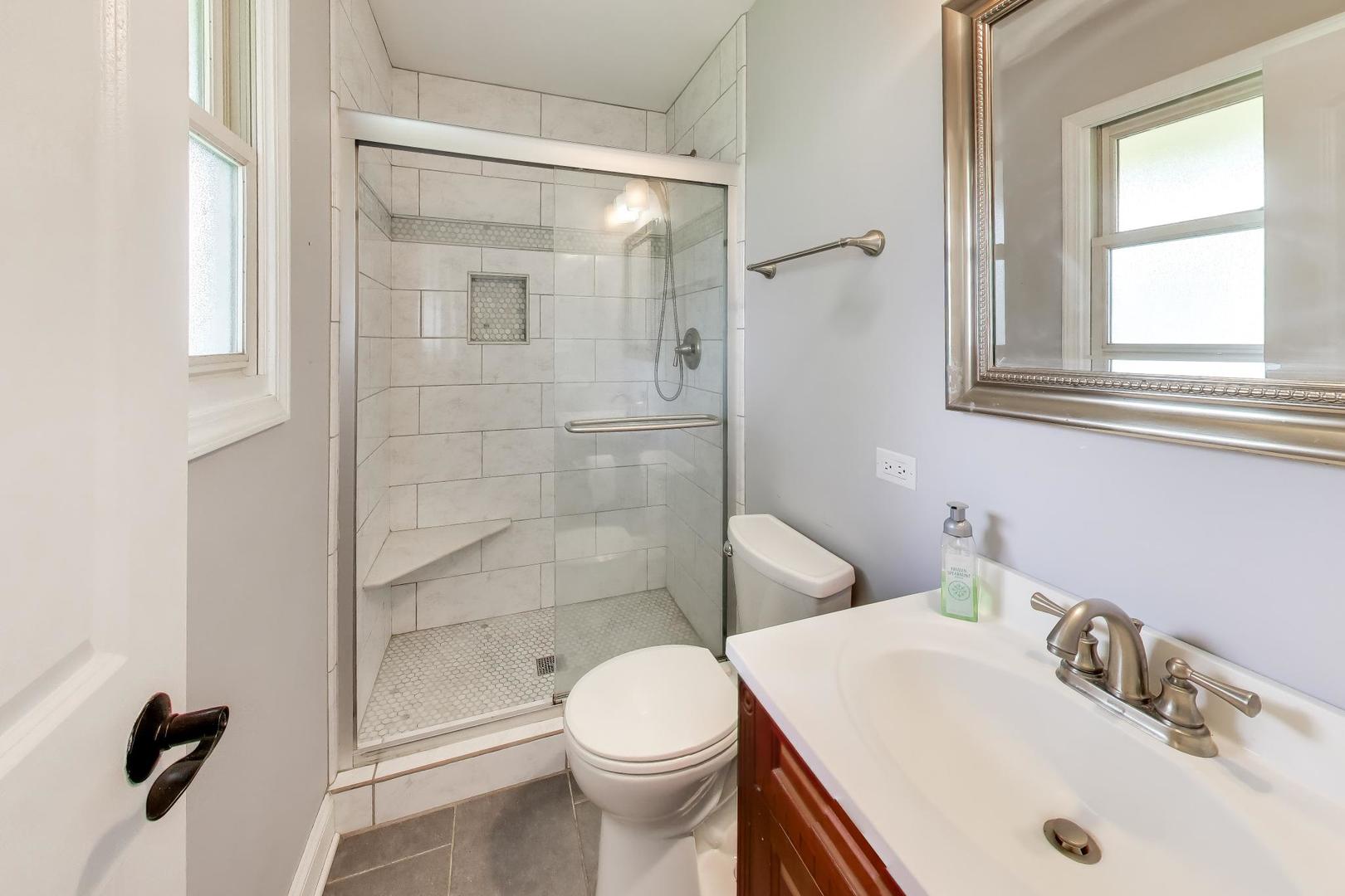 605 N Rohlwing Road, Palatine, IL 60074