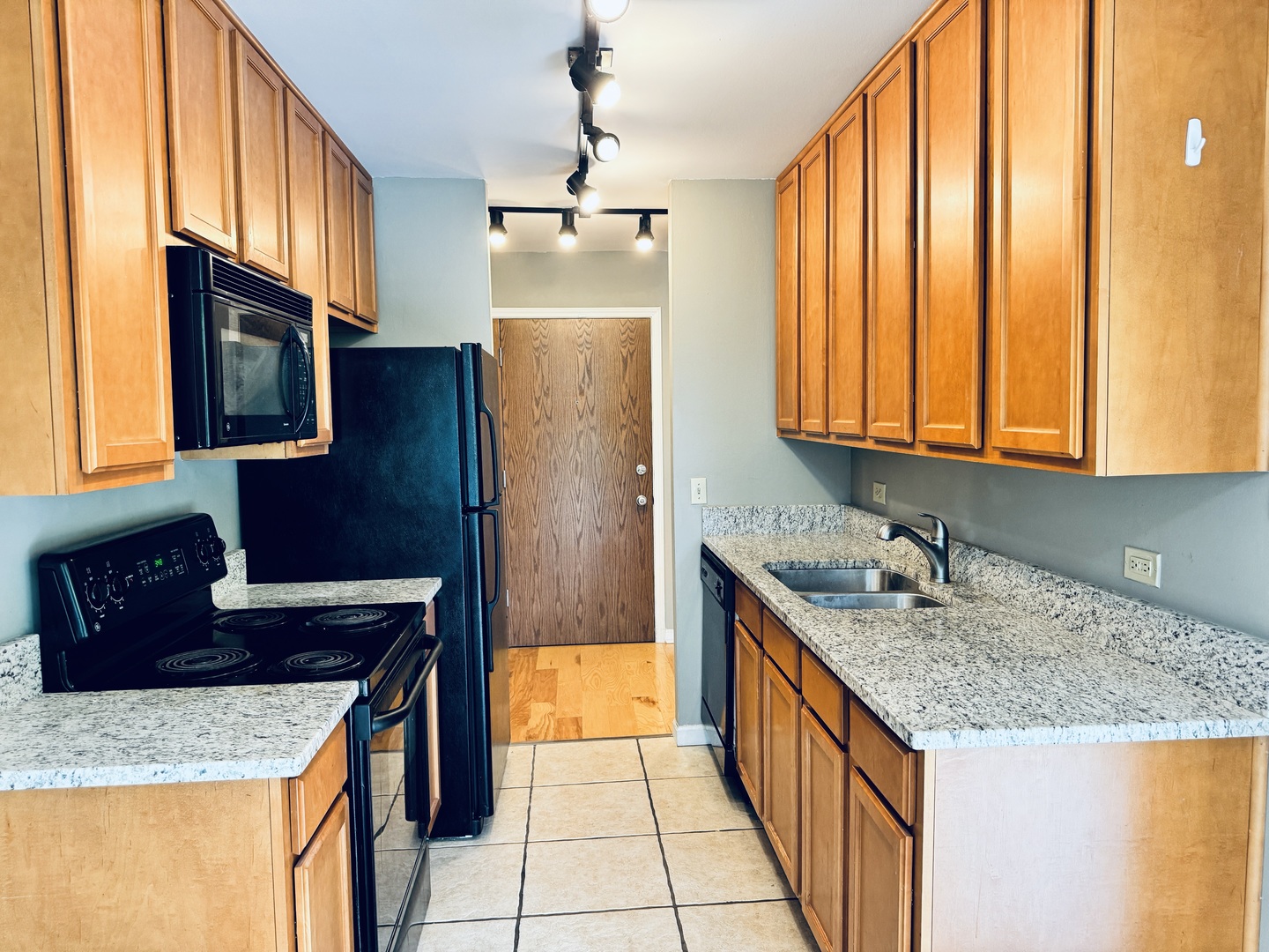 5900 OAKWOOD Drive #4J, Lisle, IL 60532