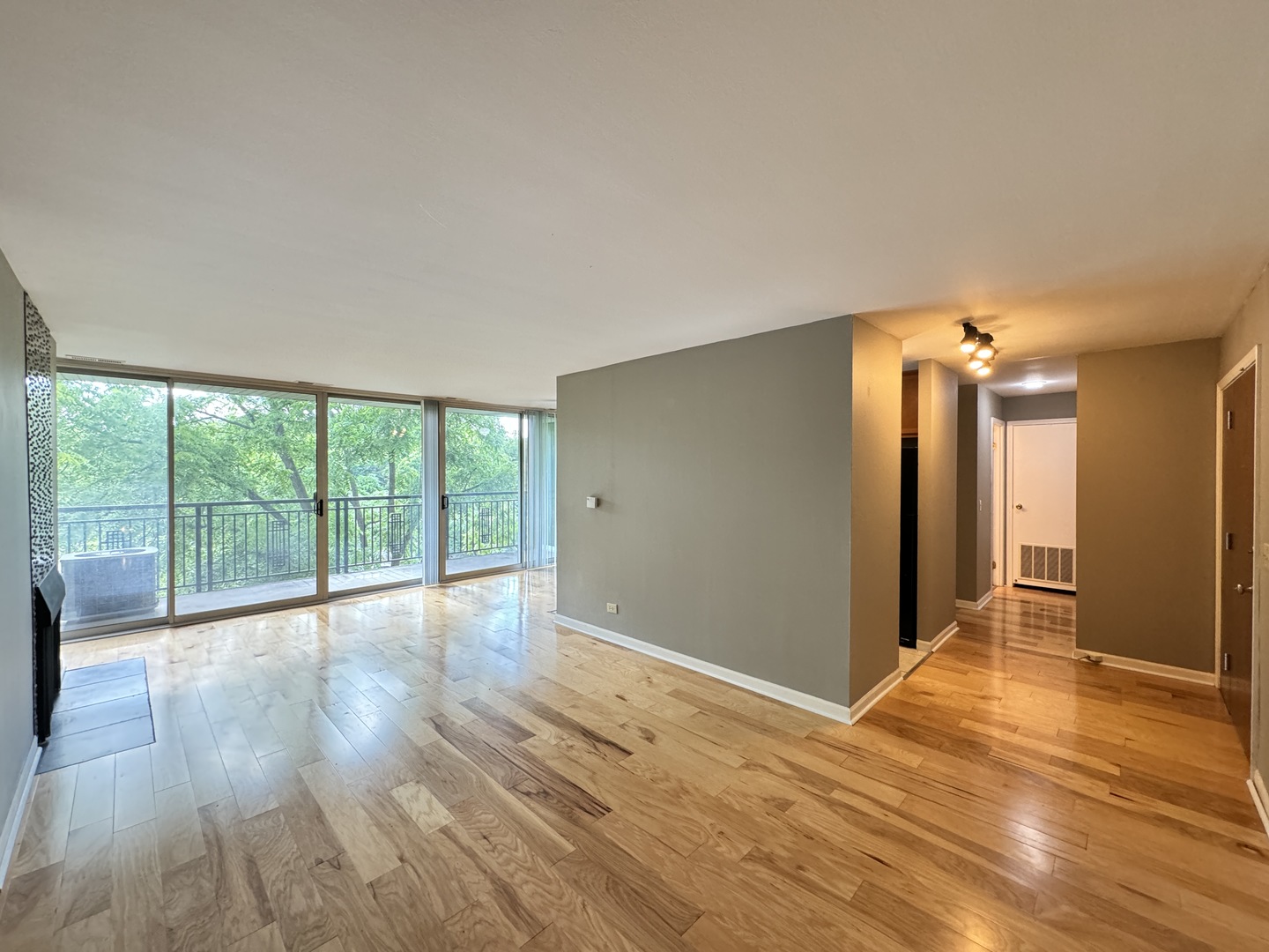 5900 OAKWOOD Drive #4J, Lisle, IL 60532
