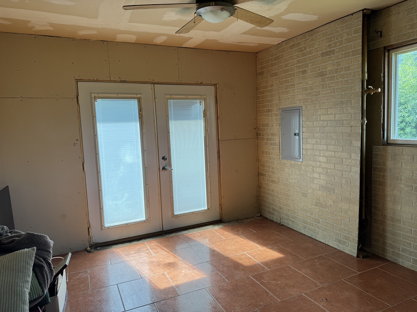 155 N Mill Road, Wood Dale, IL 60191