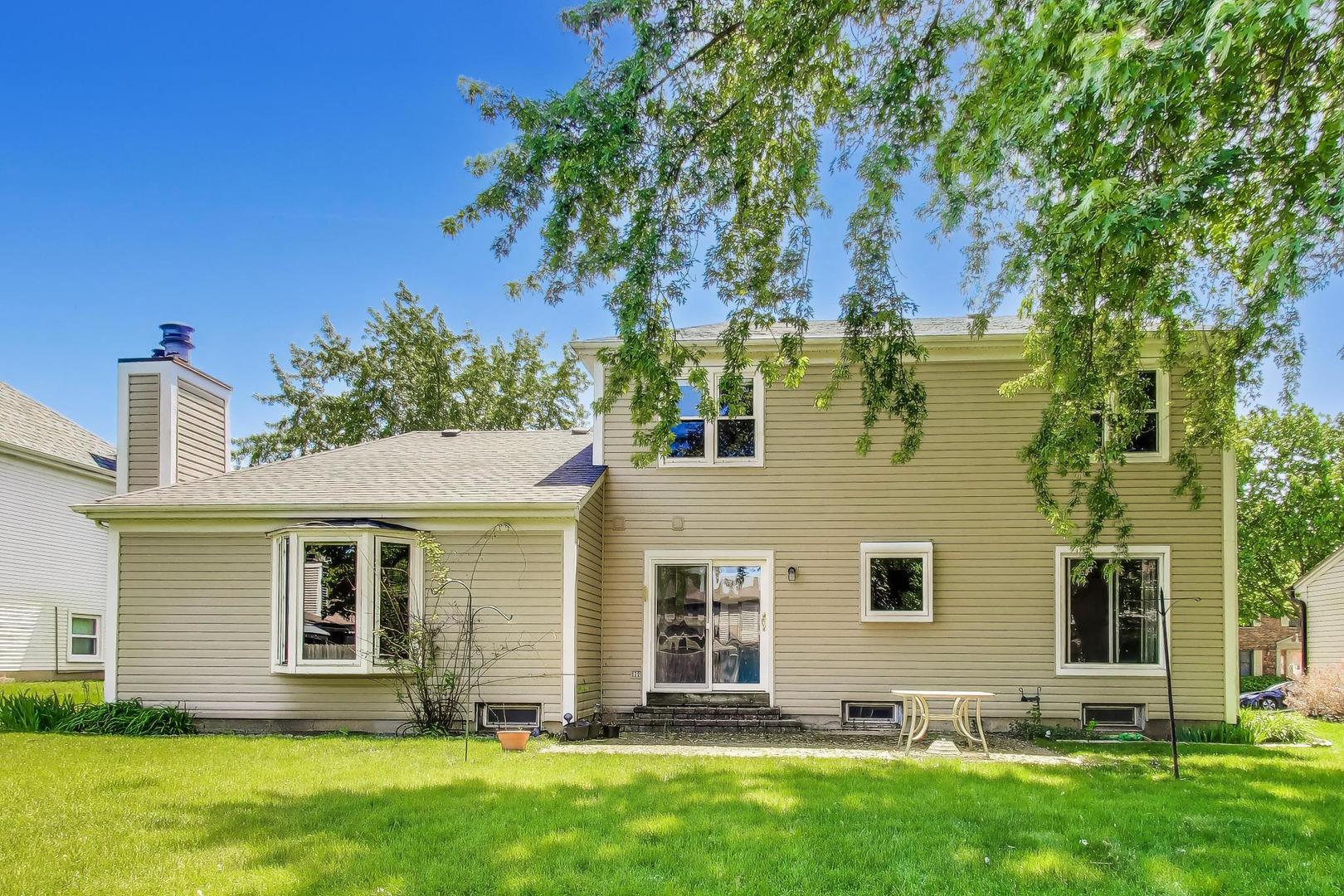 1276 Chatham Lane, Roselle, IL 60172