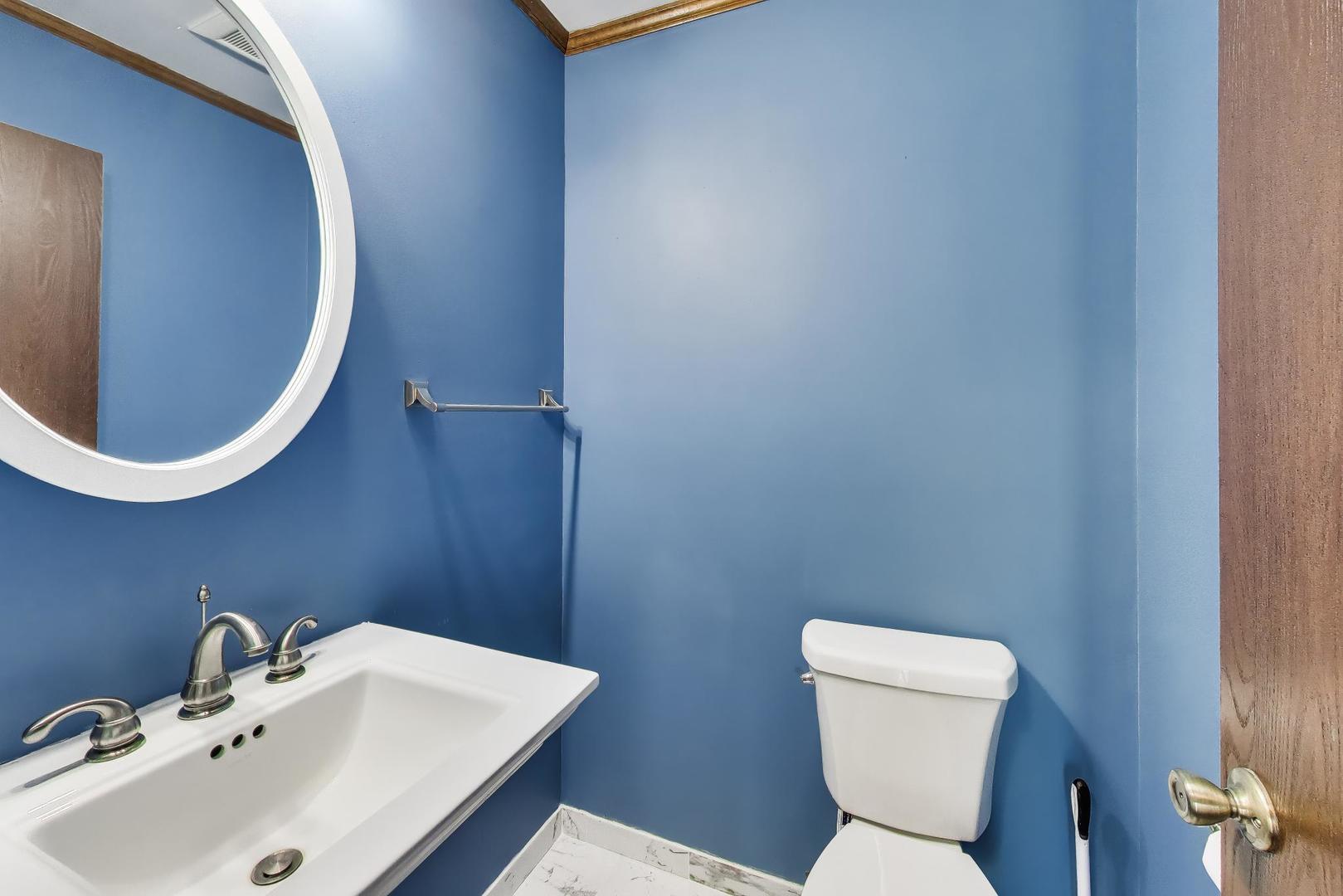 1276 Chatham Lane, Roselle, IL 60172