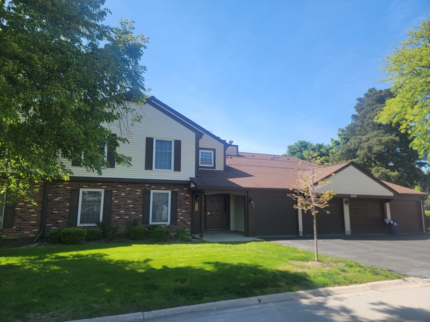 2115 Lancaster Circle #202D, Naperville, IL 60565