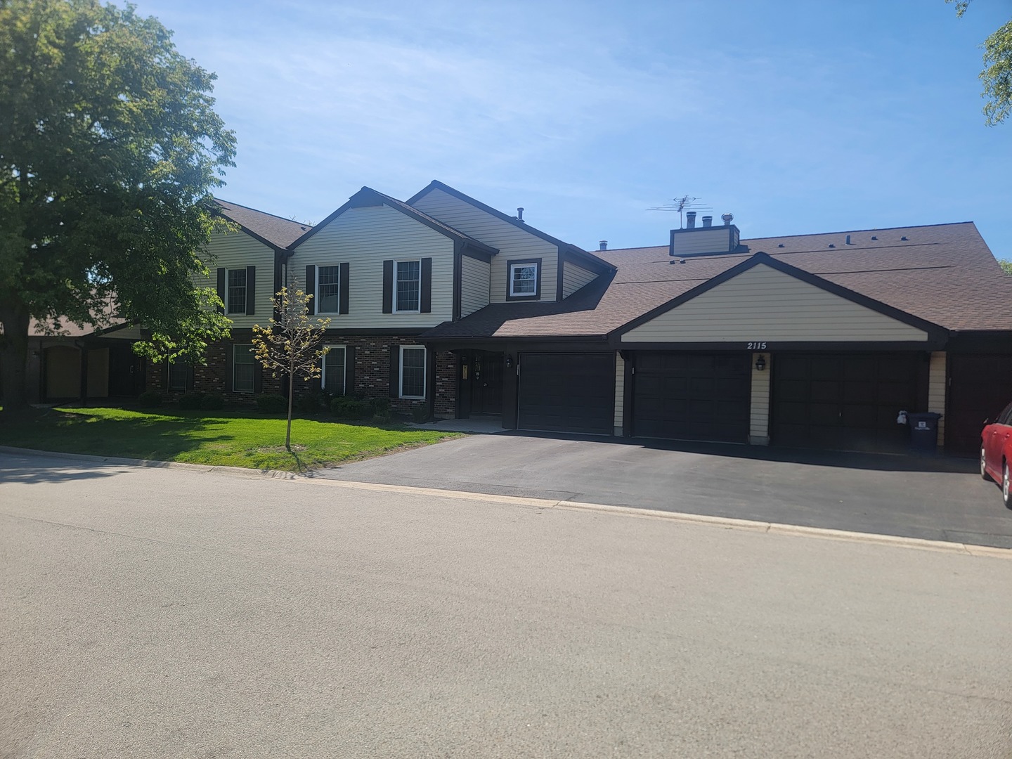 2115 Lancaster Circle #202D, Naperville, IL 60565