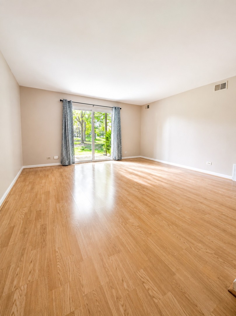1 OAK CREEK Drive #1302, Buffalo Grove, IL 60089