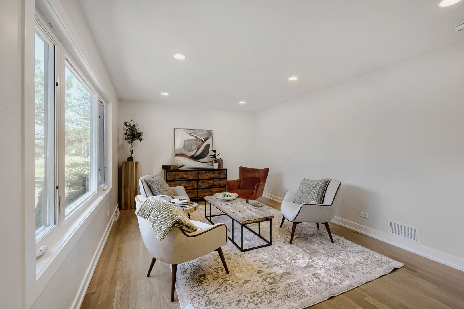 445 E Fullerton Avenue, Addison, IL 60101