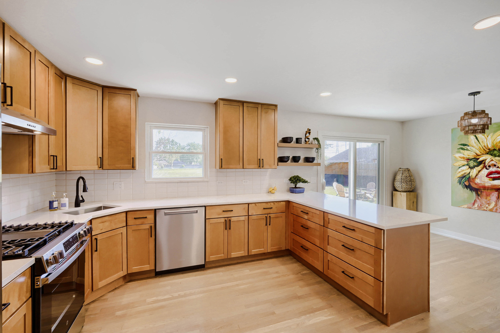445 E Fullerton Avenue, Addison, IL 60101