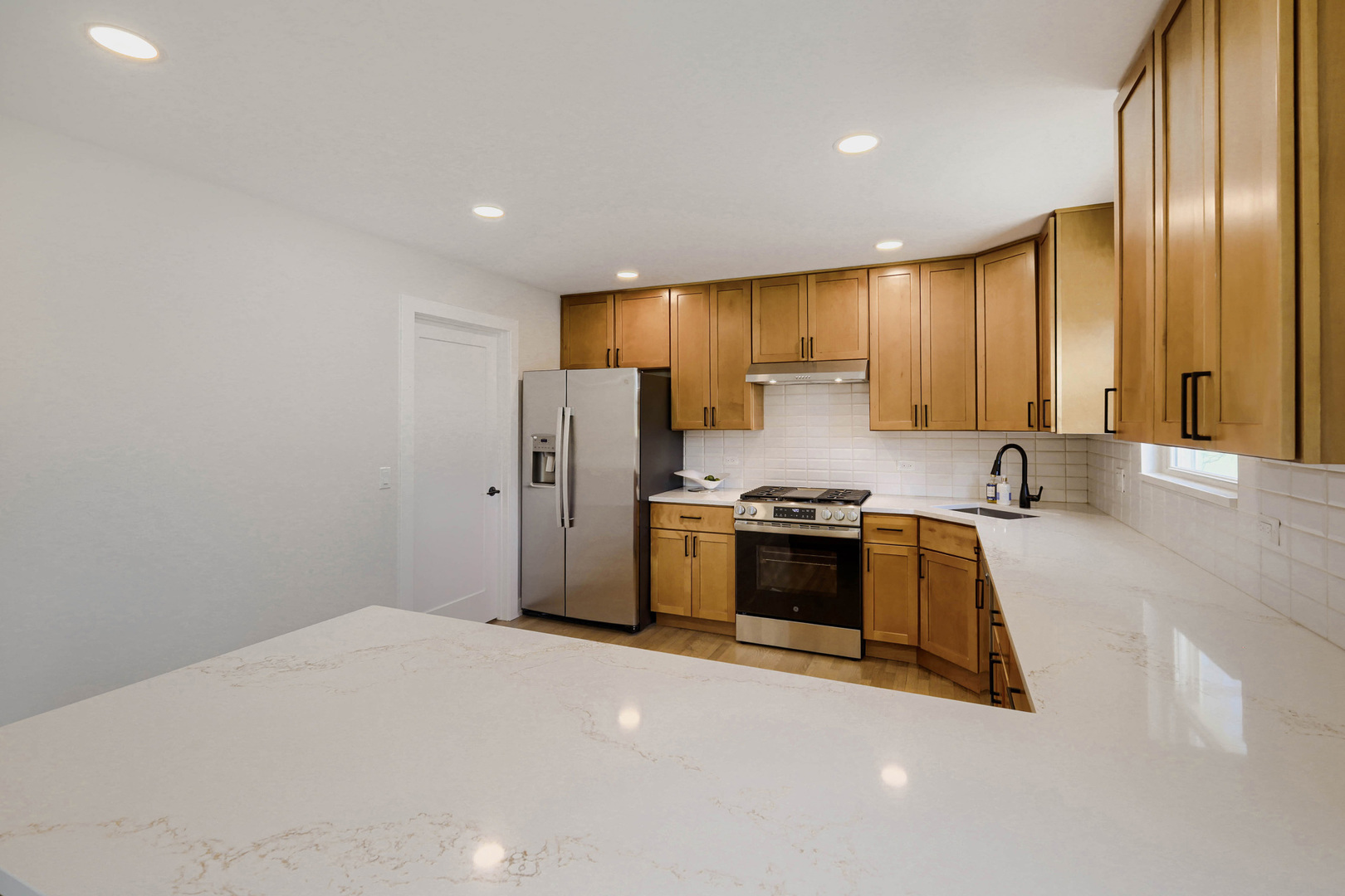 445 E Fullerton Avenue, Addison, IL 60101