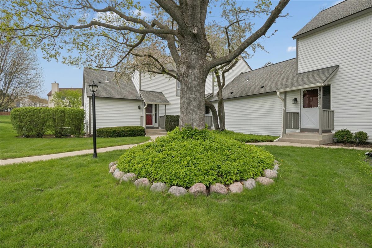 938 Chase Court, Gurnee, IL 60031