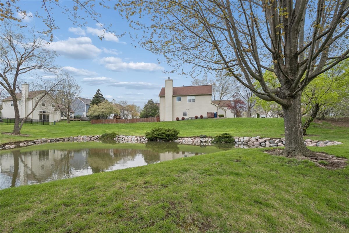 938 Chase Court, Gurnee, IL 60031
