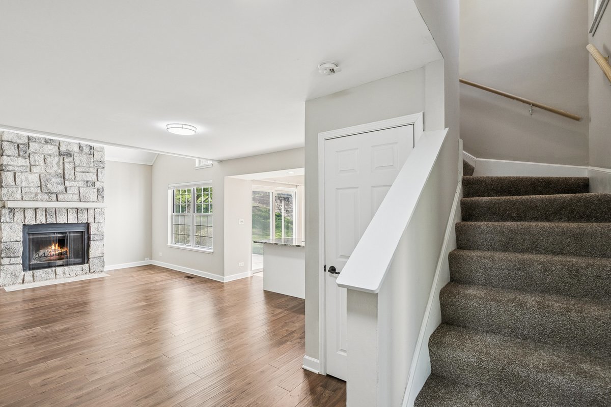 938 Chase Court, Gurnee, IL 60031