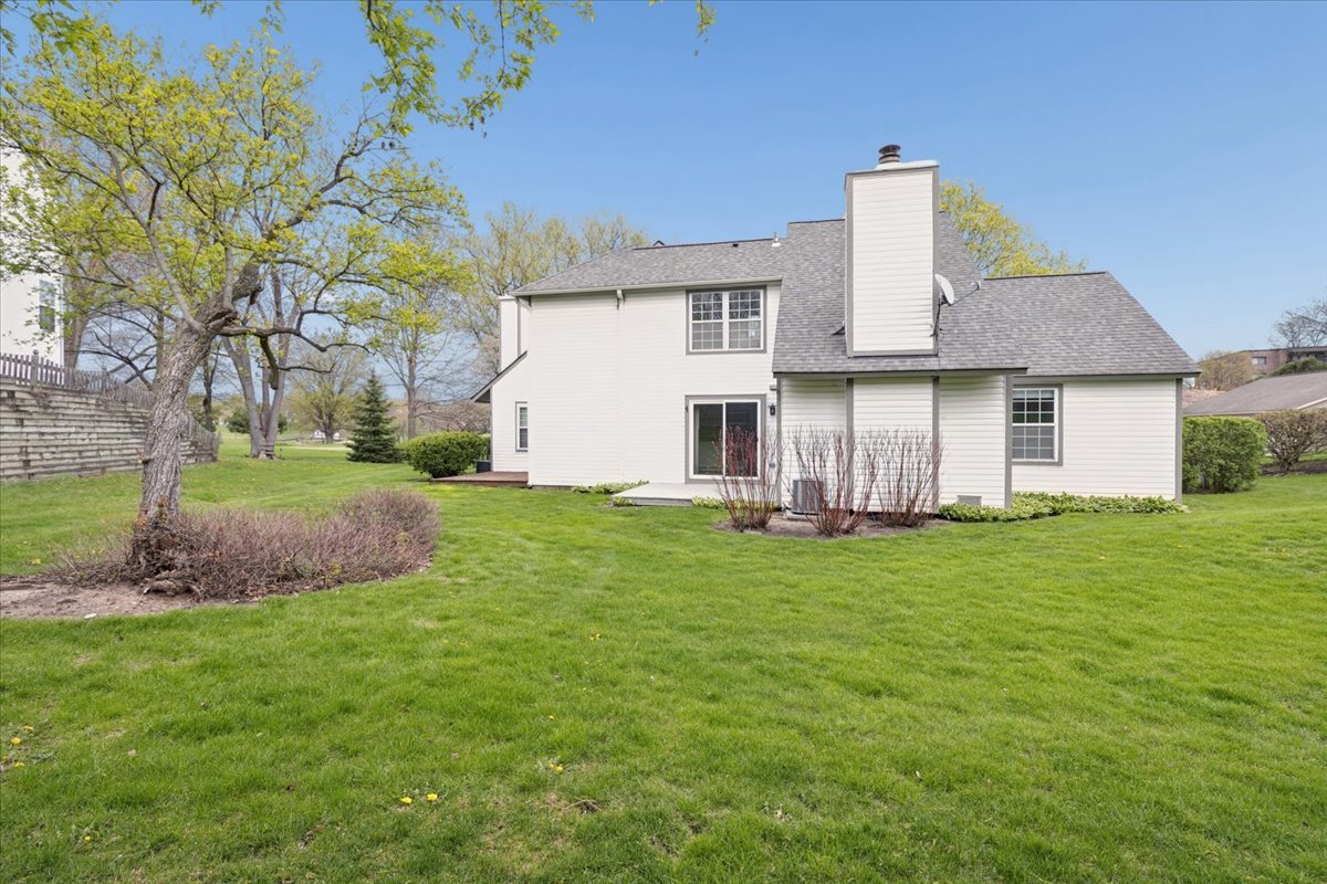 938 Chase Court, Gurnee, IL 60031