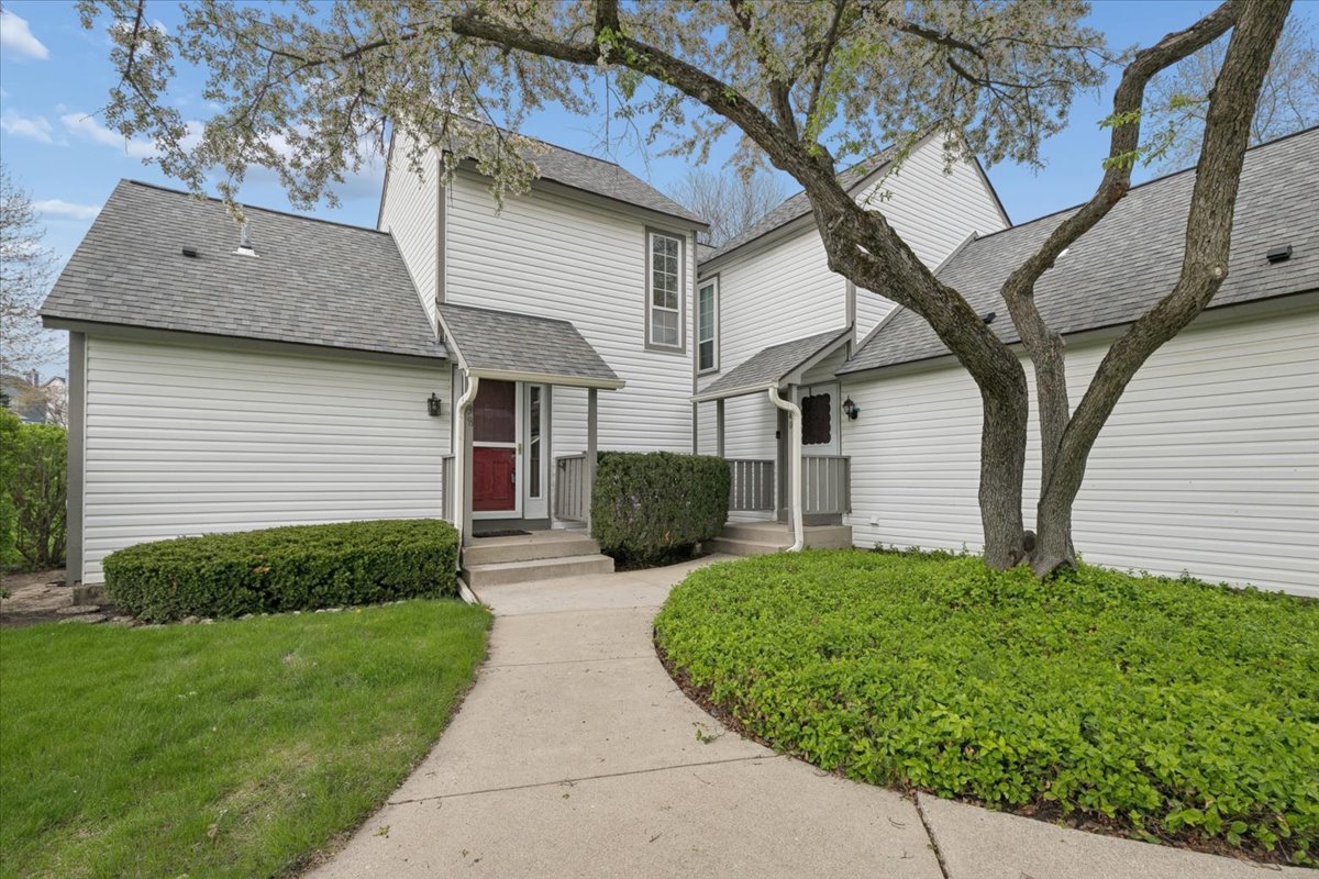938 Chase Court, Gurnee, IL 60031