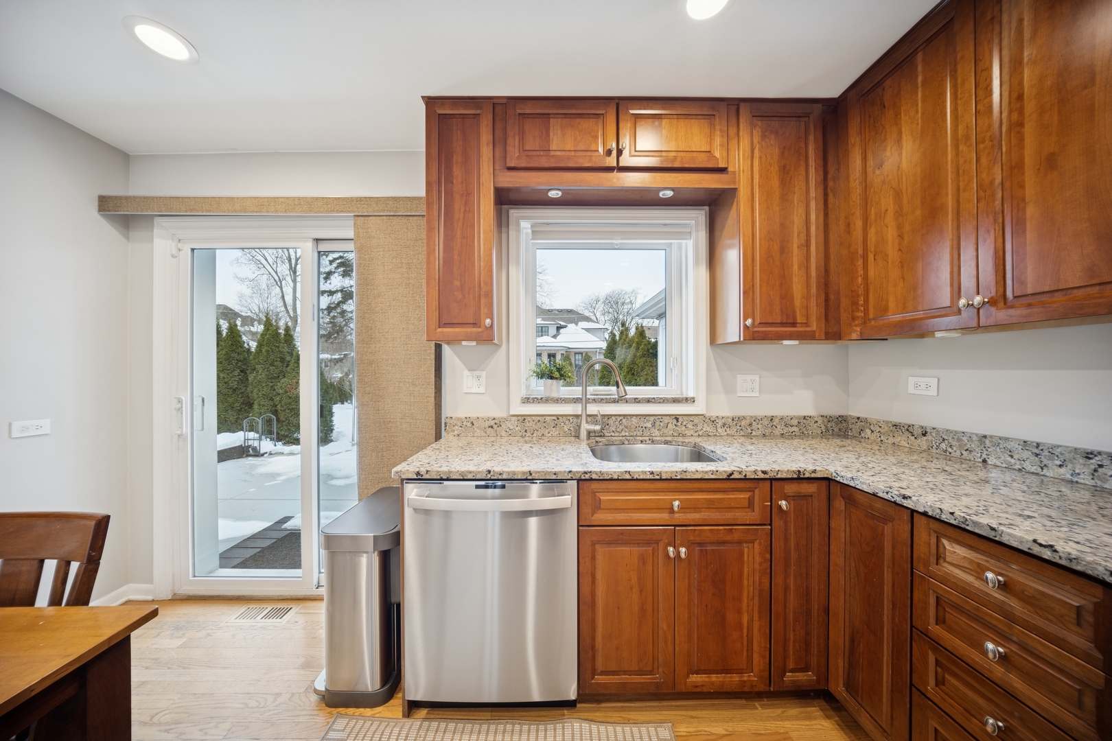 814 S Evergreen Avenue, Arlington Heights, IL 60005