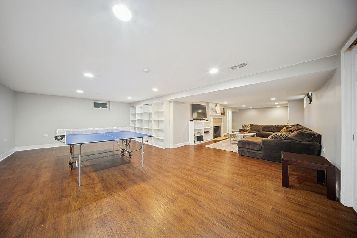 814 S Evergreen Avenue, Arlington Heights, IL 60005