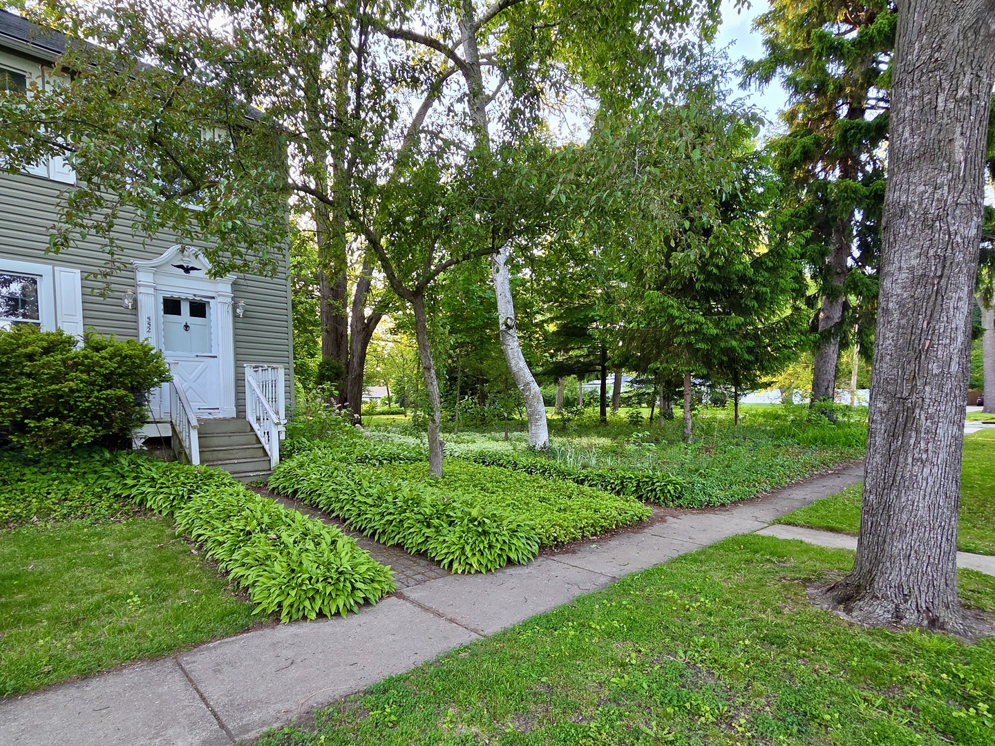 552 Highland Avenue, West Chicago, IL 60185