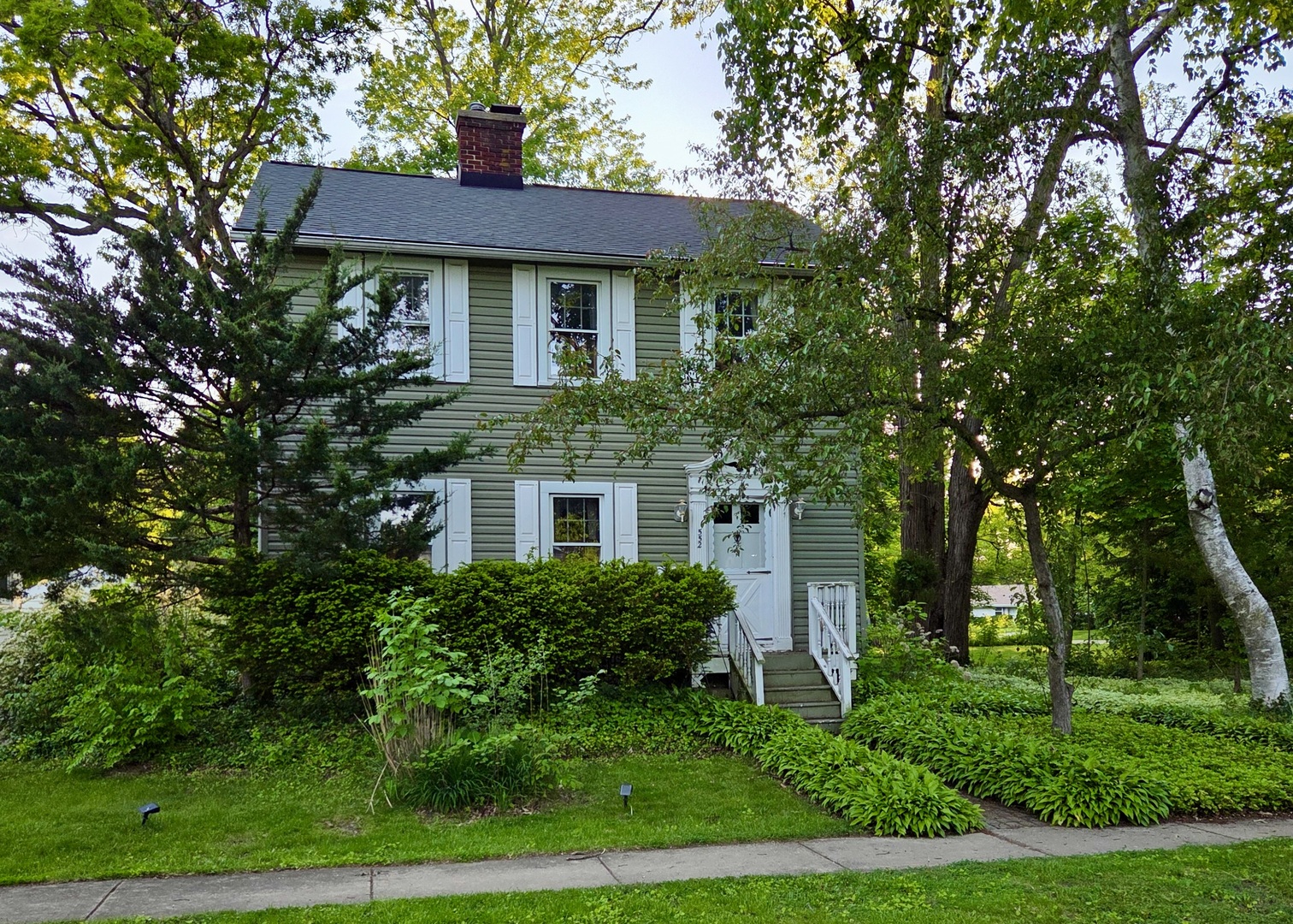 552 Highland Avenue, West Chicago, IL 60185