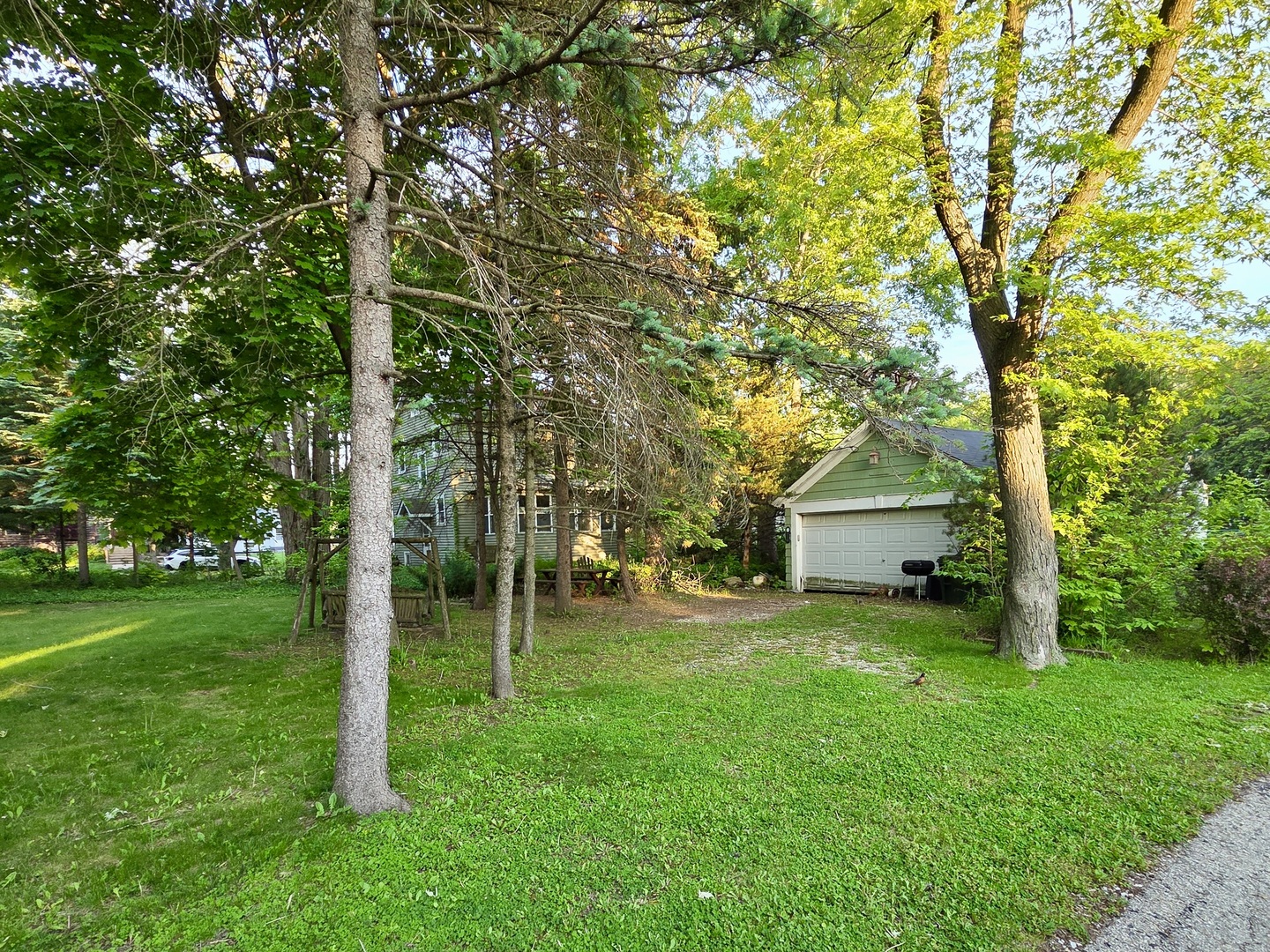 552 Highland Avenue, West Chicago, IL 60185