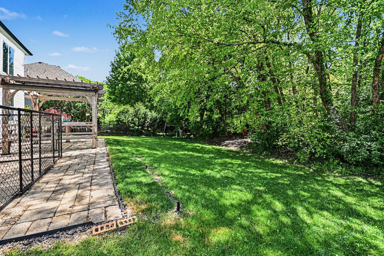 517 Meadowwood Lane, Oswego, IL 60543