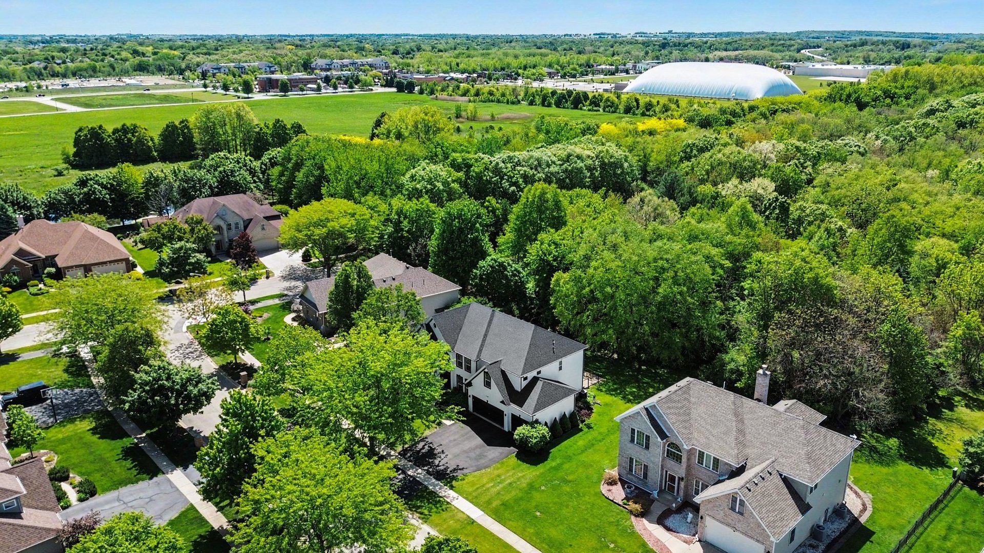 517 Meadowwood Lane, Oswego, IL 60543