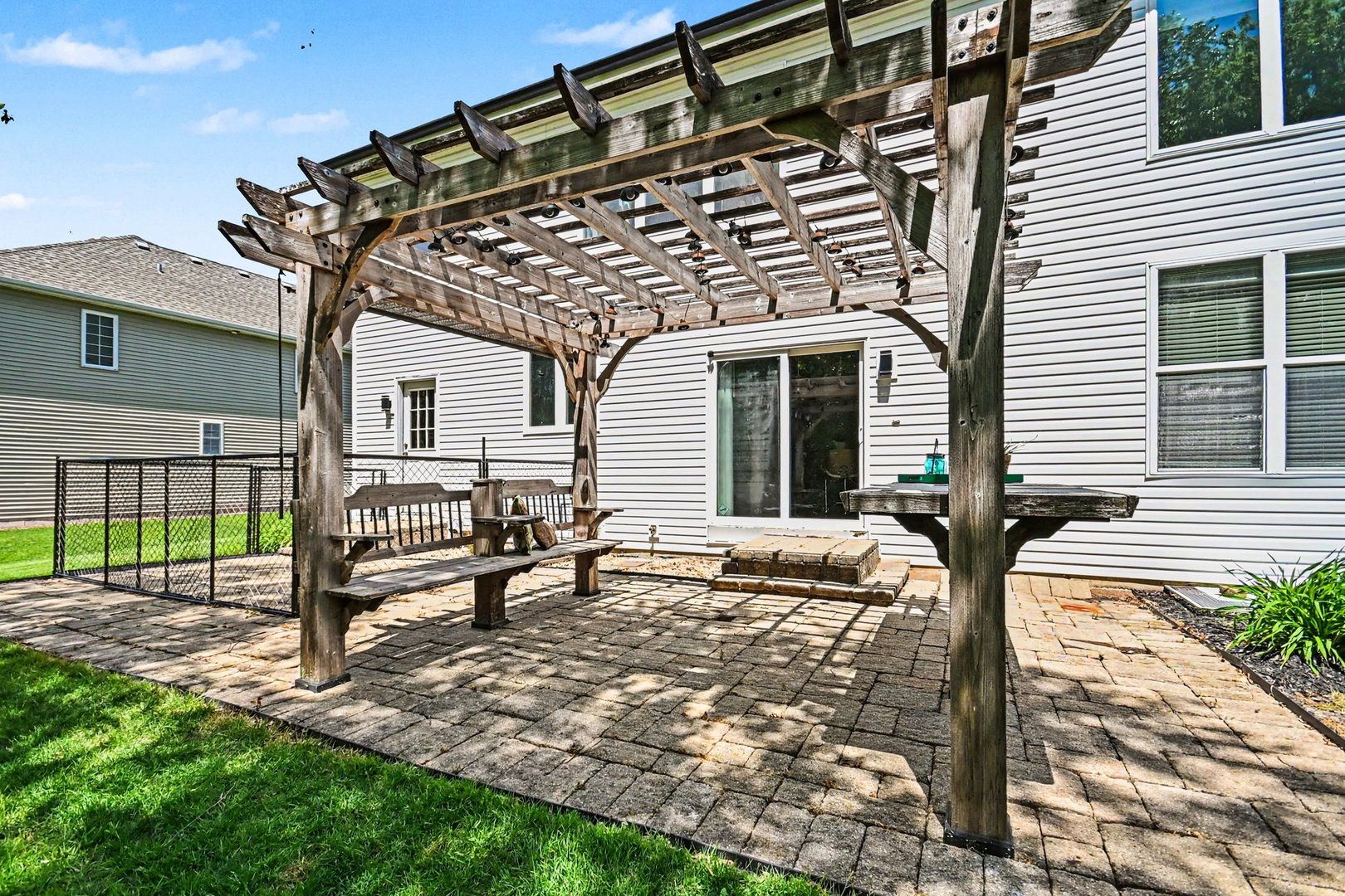 517 Meadowwood Lane, Oswego, IL 60543