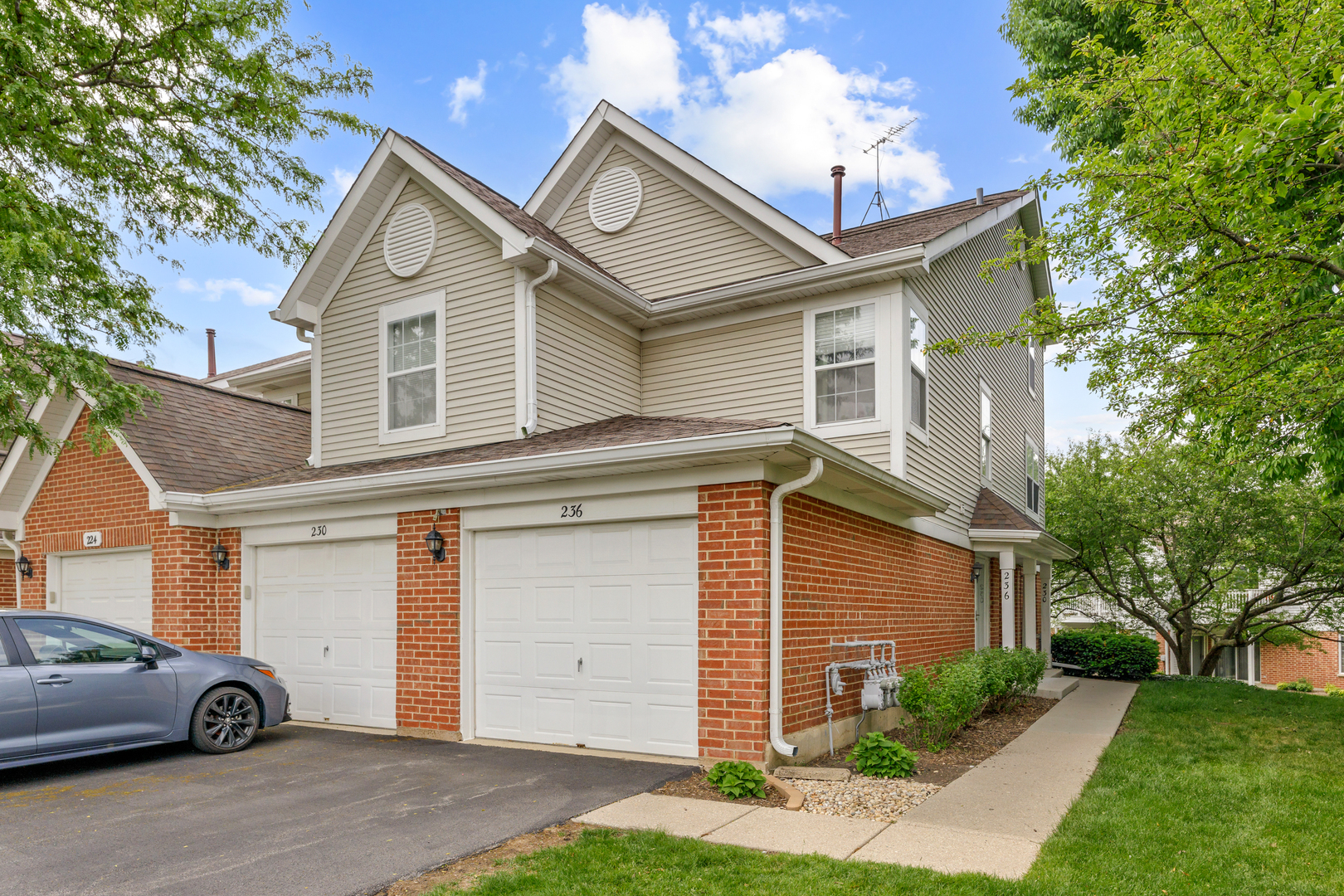 Roselle, IL 60172