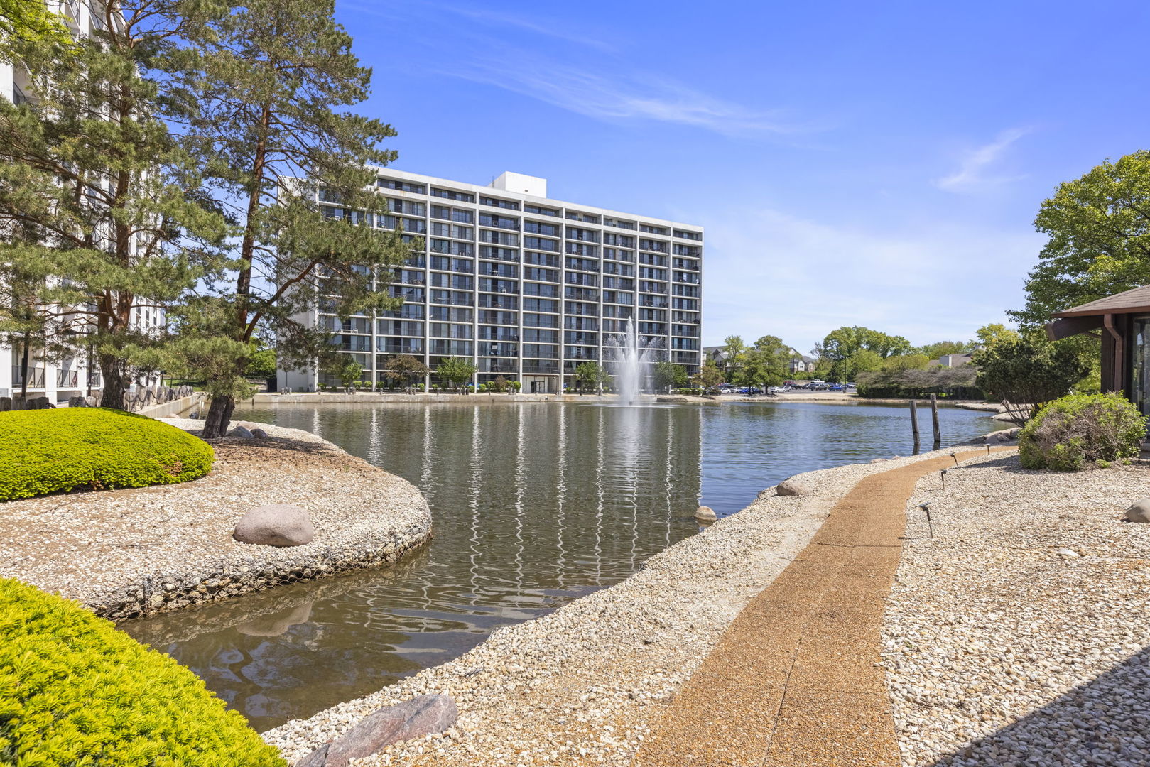 2005 S Finley Road #1012, Lombard, IL 60148