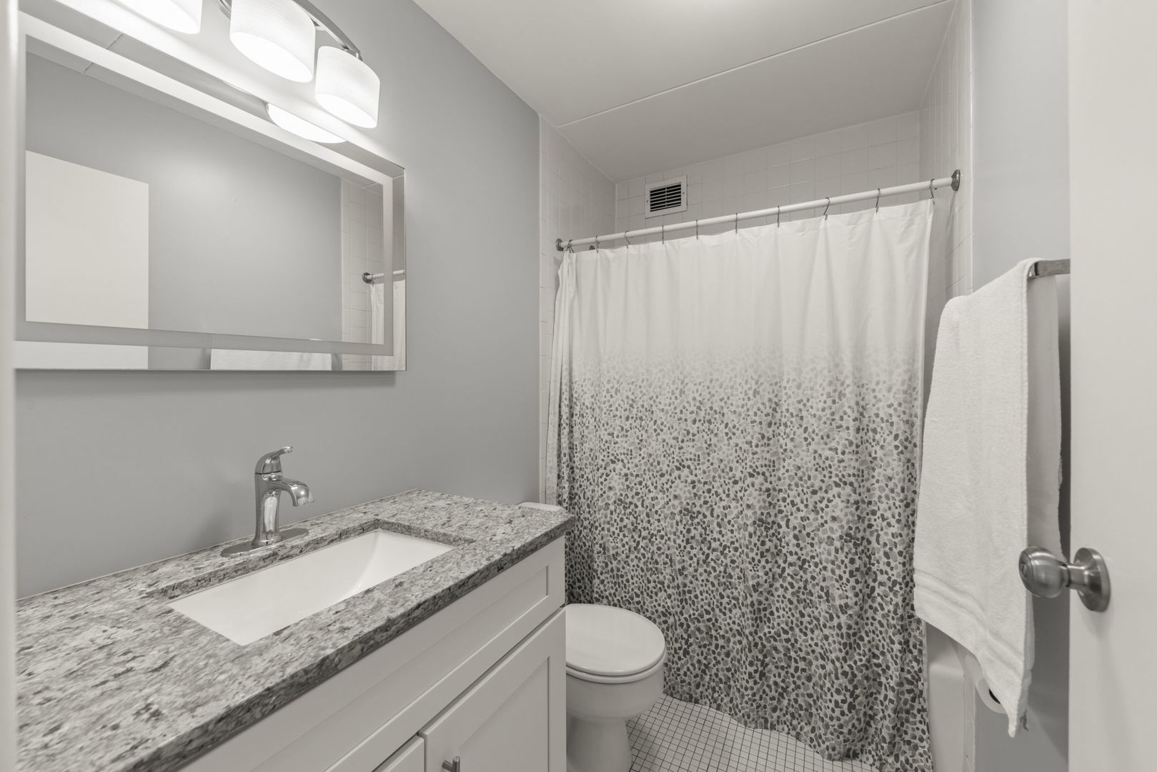 2005 S Finley Road #1012, Lombard, IL 60148