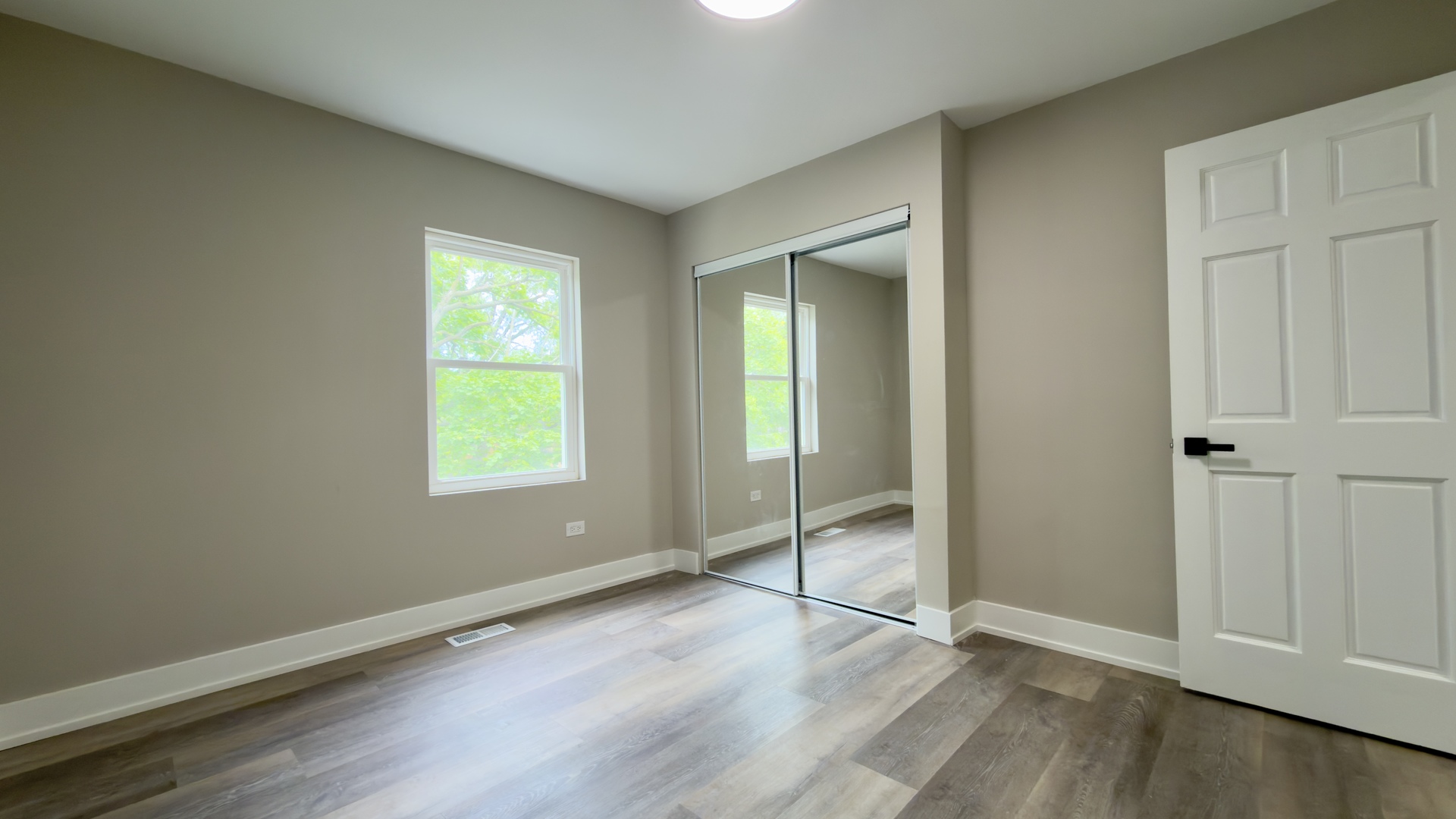 9759 Rutherford Avenue, Oak Lawn, IL 60453